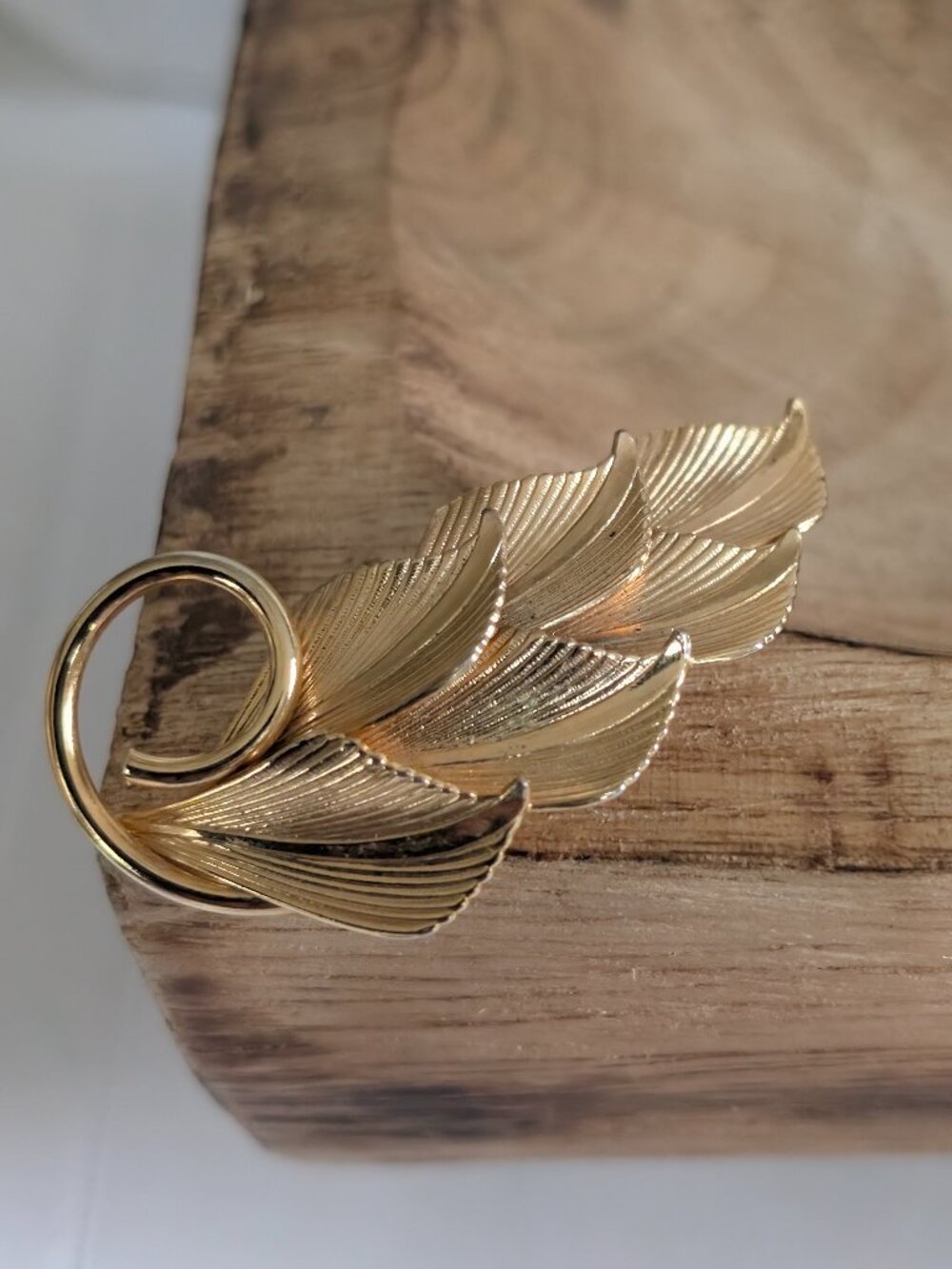 Vintage Gold Toned Leaf Brooch Artsy Brooch Cluster Addition